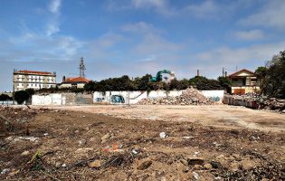 Vila do Conde faz demolição integral do antigo Centro de Saúde e dos Armazéns Municipais