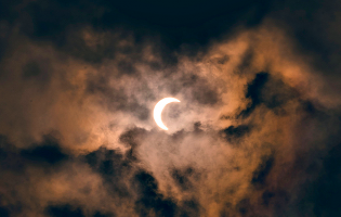 Curiosos percorreram centenas de quilómetros para ver eclipse total do Sol em Rio de Onor