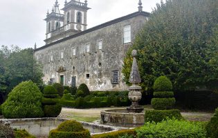 Milenar Mosteiro de São Simão da Junqueira em Vila do Conde está à venda por 7 milhões de euros