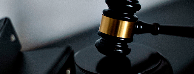 Ex-agente da PSP suspeito de liderar rede de tráfico de droga em silêncio no tribunal