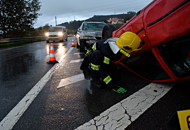 Homem de 65 anos morre atropelado por carro na Estrada Nacional 205 na Póvoa de Varzim