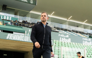 Rio Ave dispensa Sotiris Silaidopoulos e negoceia com treinador do Arouca Vasco Seabra